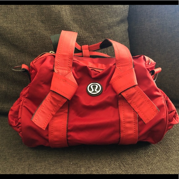 lululemon mini duffle bag